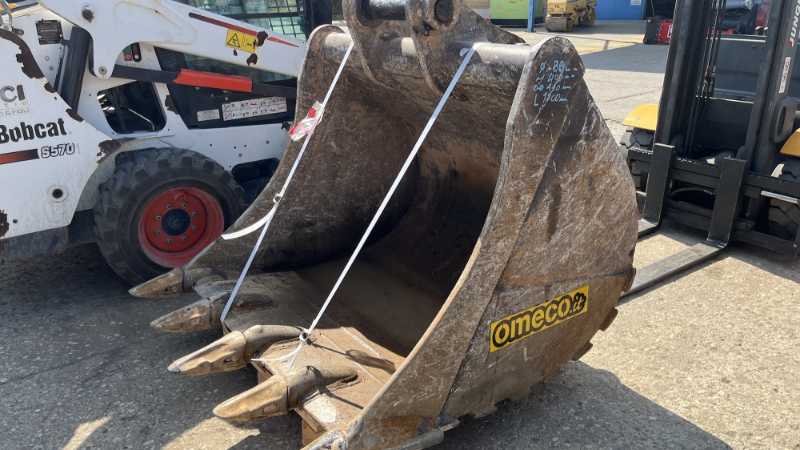 OmecoHub - KOMATSU PC240-8